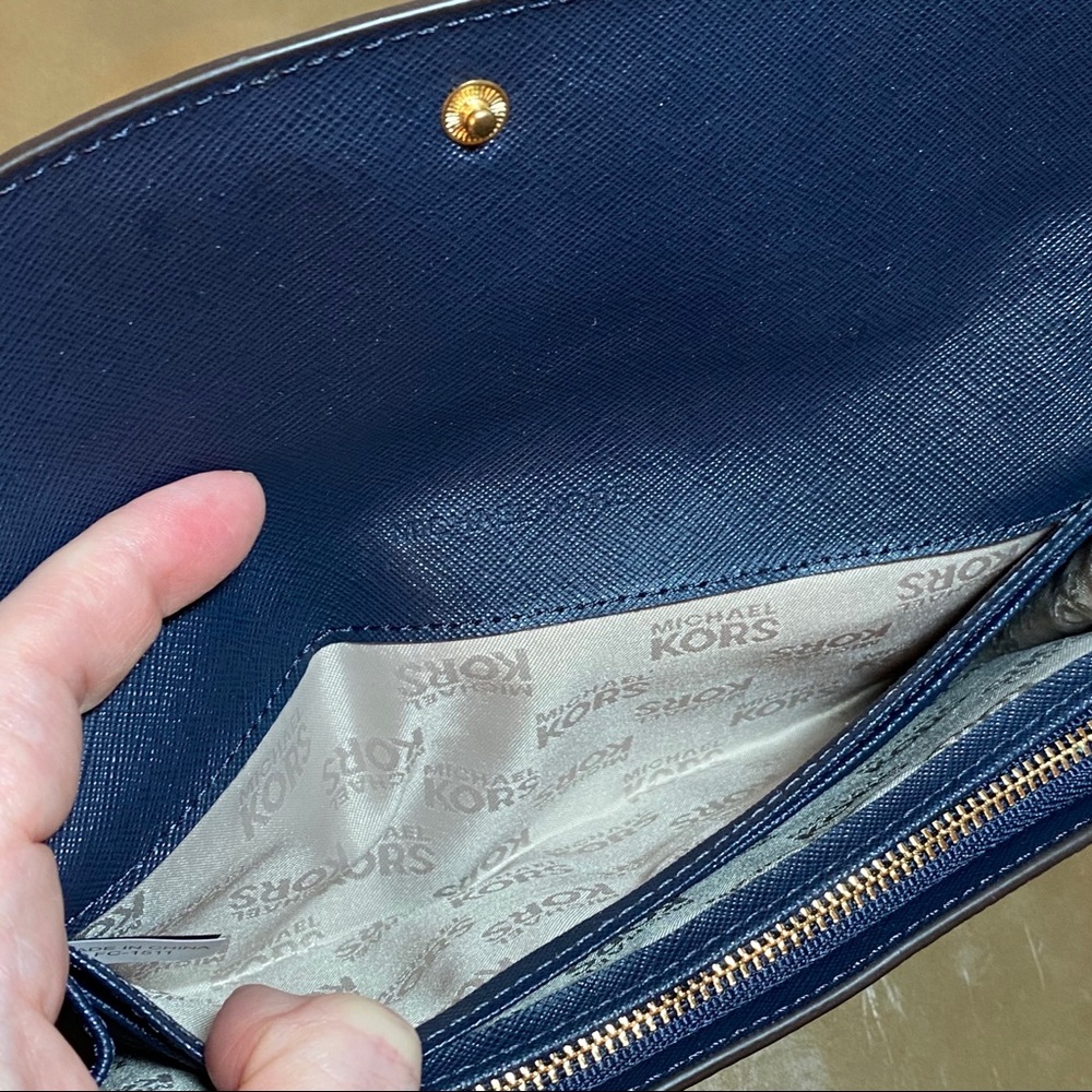 Michael Kors Leather Wallet Zipper Continental NEW - Picture 3 of 9